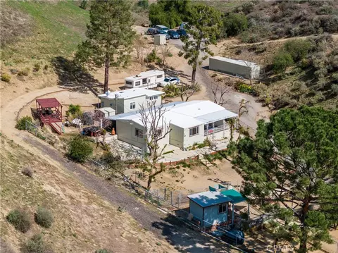 28274 San Martinez Grande Canyon Rd, Castaic, CA 91384
