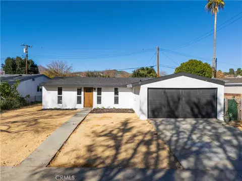 19017 Drycliff St, Canyon Country, CA 91351