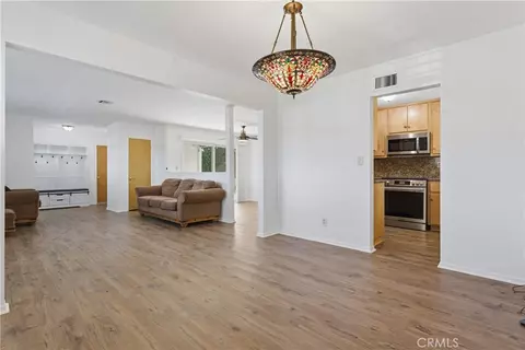 Living - 5604 Katherine, Simi Valley, CA 93063 photo 6 of 8
