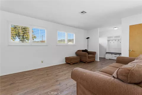 Living - 5604 Katherine, Simi Valley, CA 93063 photo 4 of 8