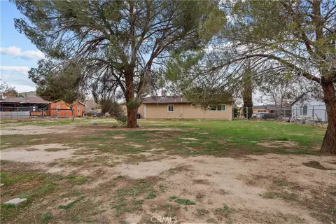 Exterior - 40258 168th St E, Palmdale, CA 93591 photo 3 of 6
