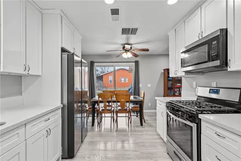 Kitchen - 40258 168th St E, Palmdale, CA 93591 photo 4 of 4