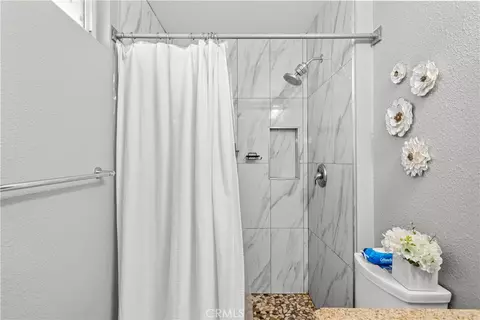 Bath - 40258 168th St E, Palmdale, CA 93591 photo 4 of 4