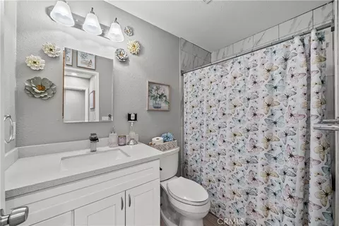 Bath - 40258 168th St E, Palmdale, CA 93591 photo 1 of 4
