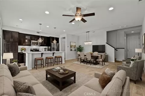 22105 Barrington, Saugus, CA 91350