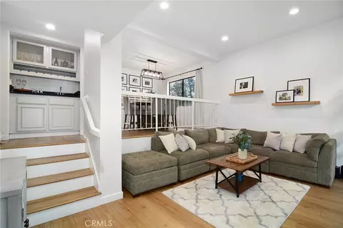 18741 Hatteras St #1, Tarzana, CA 91356
