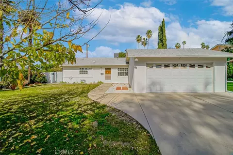 20751 Clark St, Woodland Hills, CA 91367