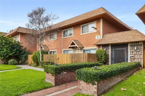 14265 Terra Bella St #40, Panorama City, CA 91402