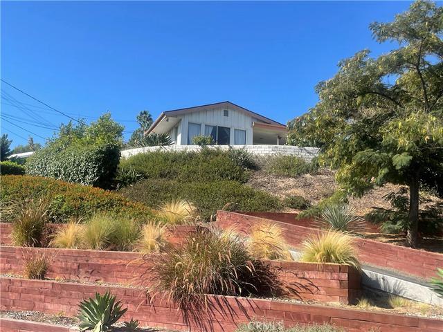 4847 Brewster Dr, Tarzana, CA 91356