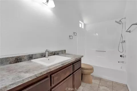 Bath - 10352 Primrose Ct, Hesperia, CA 92345 photo 1 of 6