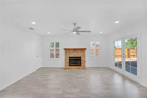 Living - 10352 Primrose Ct, Hesperia, CA 92345 photo 3 of 3