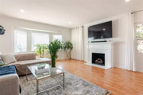 6220 Morella Ave, North Hollywood, CA 91606