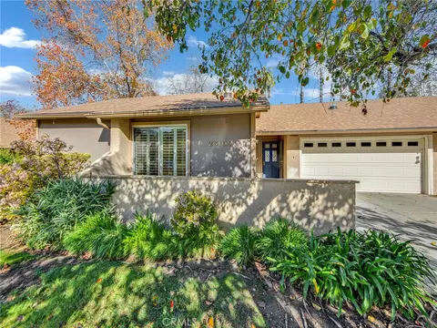 26109 Rainbow Gln, Newhall, CA 91321