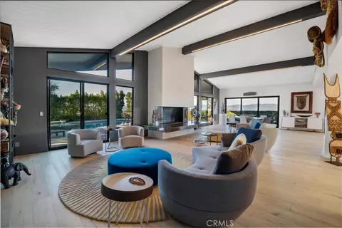 4326 Coronet Dr, Encino, CA 91316