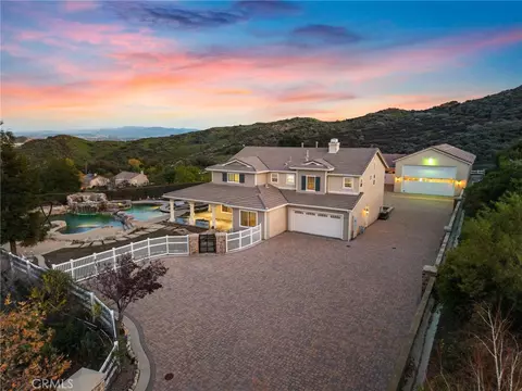 30012 Valley Glen St, Castaic, CA 91384