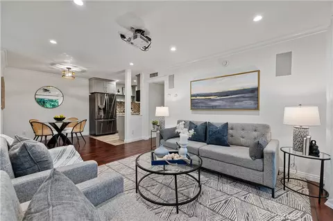 5215 Balboa Blvd #203, Encino, CA 91316