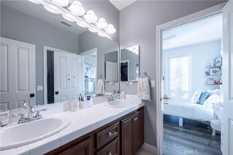Bath - 3134 Griffon Ct, Simi Valley, CA 93065 photo 10 of 11