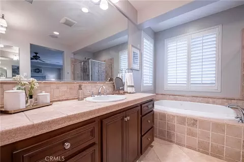 Bath - 3134 Griffon Ct, Simi Valley, CA 93065 photo 6 of 11