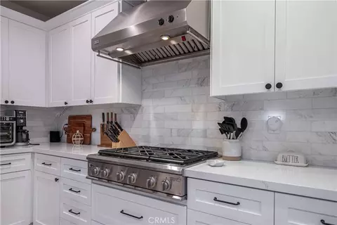 Kitchen - 3134 Griffon Ct, Simi Valley, CA 93065 photo 9 of 11