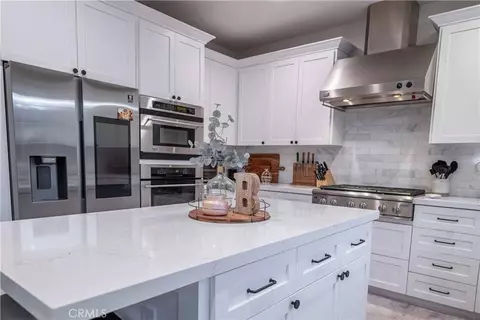 Kitchen - 3134 Griffon Ct, Simi Valley, CA 93065 photo 6 of 11