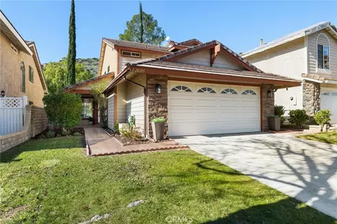 28205 Stonington Ln, Saugus, CA 91350