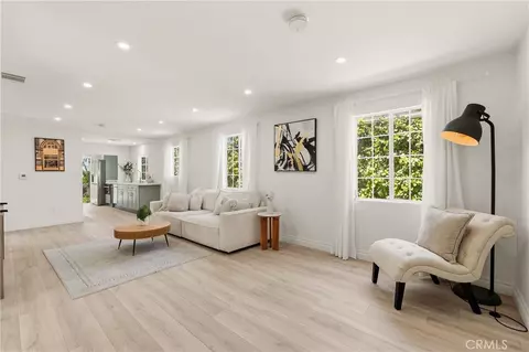 10607 Whitegate Ave, Sunland, CA 91040