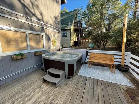 Exterior - 846 Maple Ln, Sugarloaf, CA 92386 photo 2 of 3
