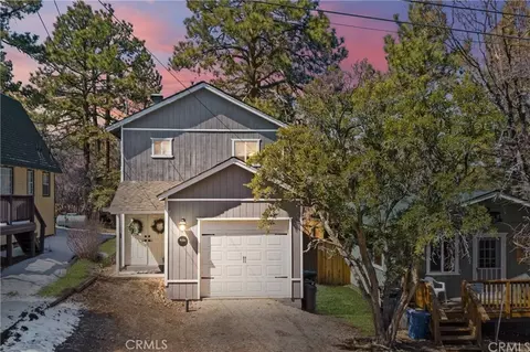 846 Maple Ln, Sugarloaf, CA 92386