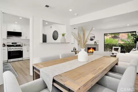 26008 Alizia Cyn #C, Calabasas, CA 91302