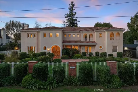 23023 Hatteras St, Woodland Hills, CA 91367