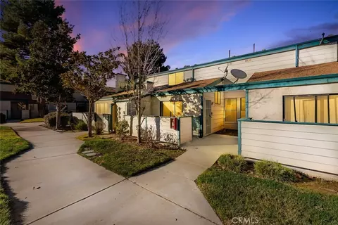 44526 15th St E #4, Lancaster, CA 93535