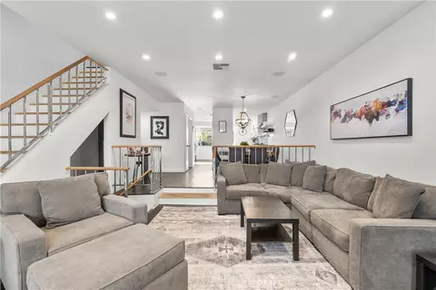 10229 Variel #12, Chatsworth, CA 91311