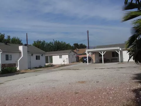 Exterior - 10756 N Haddon Ave, Pacoima, CA 91331 photo 4 of 6