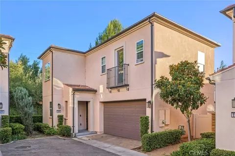 21982 Moveo Dr, Saugus, CA 91350