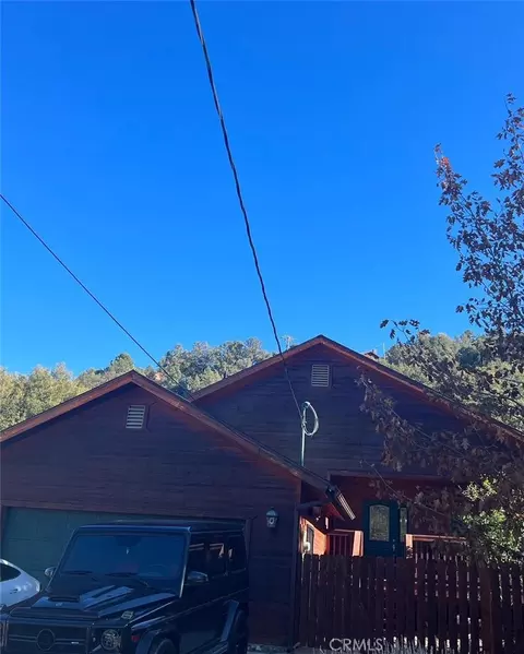2504 Glacier Dr, Frazier Park, CA 93225