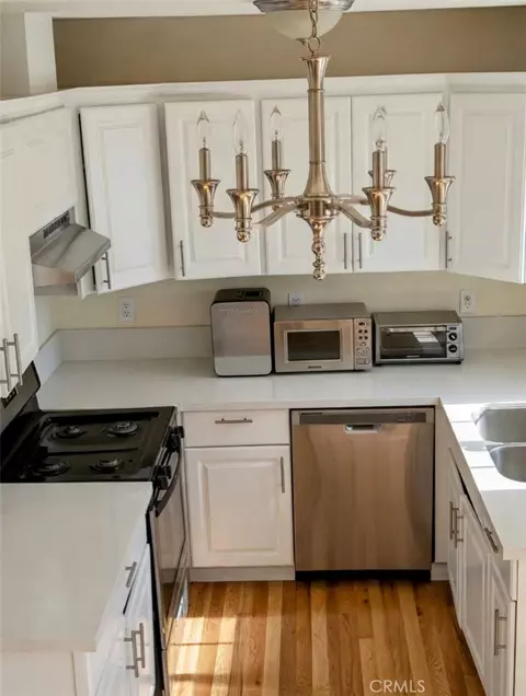 Kitchen - 40525 166th E, Lancaster, CA 93535 photo 2 of 3