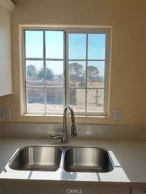 Kitchen - 40525 166th E, Lancaster, CA 93535 photo 3 of 3