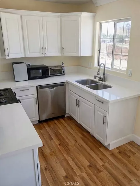 Kitchen - 40525 166th E, Lancaster, CA 93535 photo 1 of 3