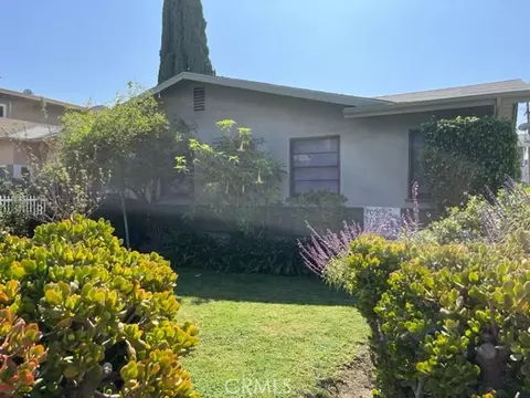 10856 Camarillo St, Toluca Lake, CA 91602