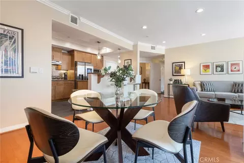 4821 Bakman Ave #206, North Hollywood, CA 91606