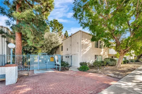 5700 Etiwanda Ave #280, Tarzana, CA 91356