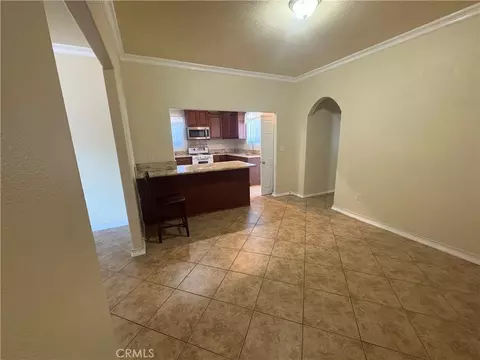 Living - 3395 Franklin Ave, Riverside, CA 92507 photo 3 of 4