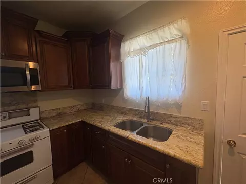 Kitchen - 3395 Franklin Ave, Riverside, CA 92507 photo 3 of 6