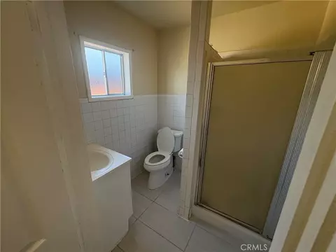 Bath - 3395 Franklin Ave, Riverside, CA 92507 photo 3 of 3