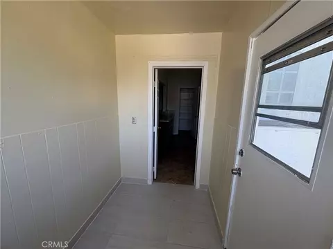Entry Way - 3395 Franklin Ave, Riverside, CA 92507 photo 6 of 7