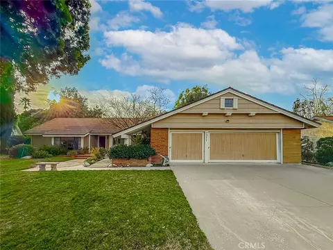 377 Oldstone Ct, Simi Valley, CA 93065