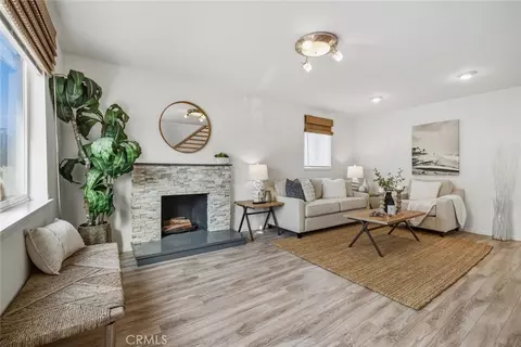 Living - 3124 Ocean Dr, Oxnard, CA 93035 photo 1 of 9