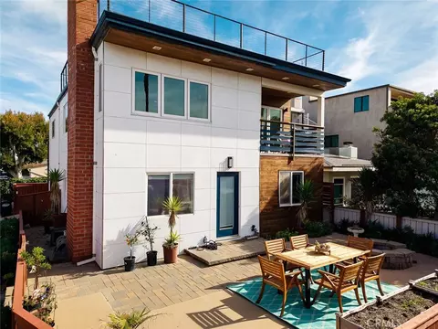 3124 Ocean Dr, Oxnard, CA 93035