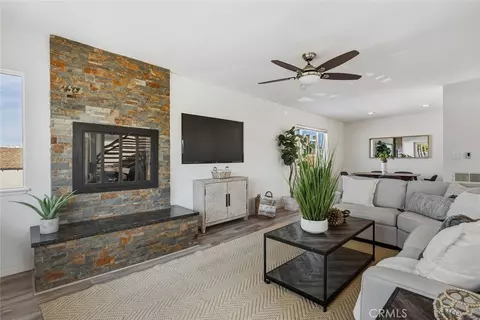 Living - 3124 Ocean Dr, Oxnard, CA 93035 photo 6 of 9