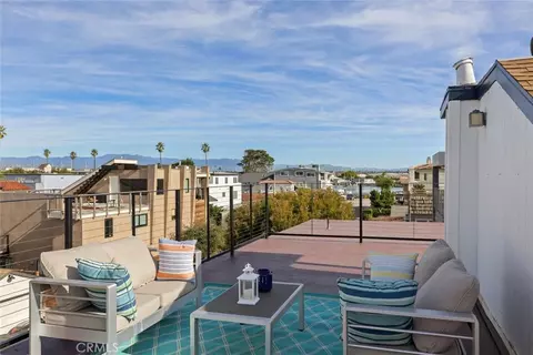 Exterior - 3124 Ocean Dr, Oxnard, CA 93035 photo 4 of 4